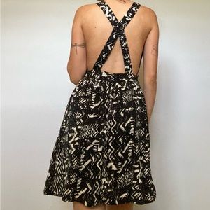 🌿 Apron dress, size XS. 
Thrifted, used like new.